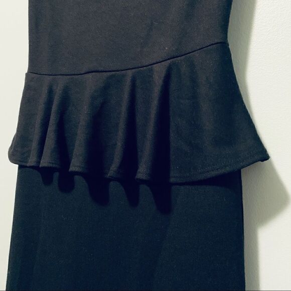 Peplum dress with lace back - Picture 5 of 5